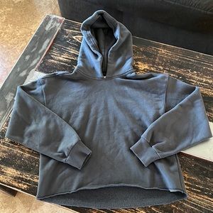 Semi-cropped hoodie